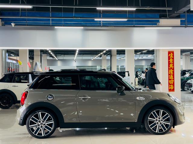 MINI MINI