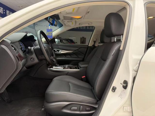 Infiniti Infiniti Q70