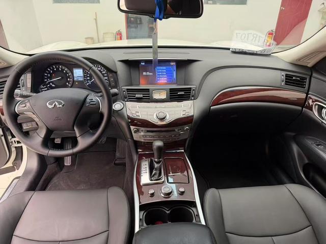 Infiniti Infiniti Q70