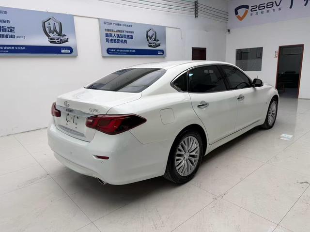 Infiniti Infiniti Q70