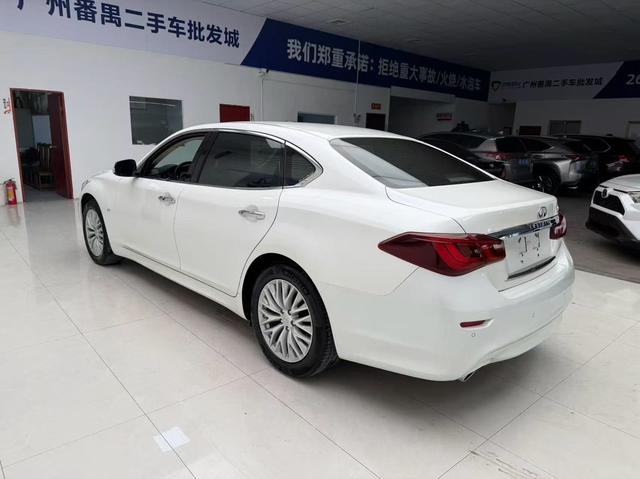 Infiniti Infiniti Q70