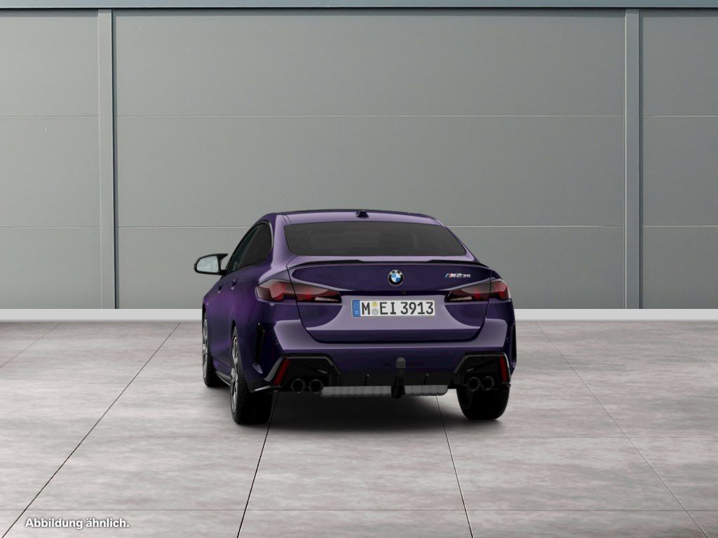 BMW M235