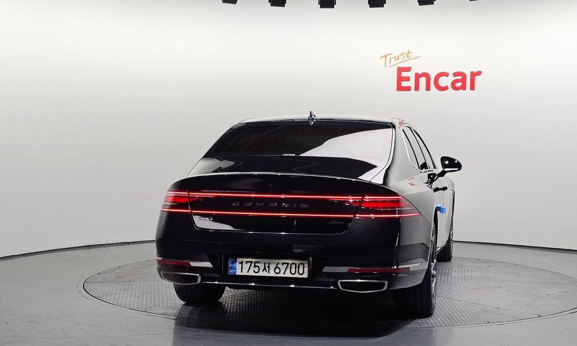 Genesis G90