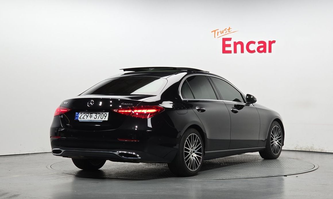 Mercedes-Benz C-Class