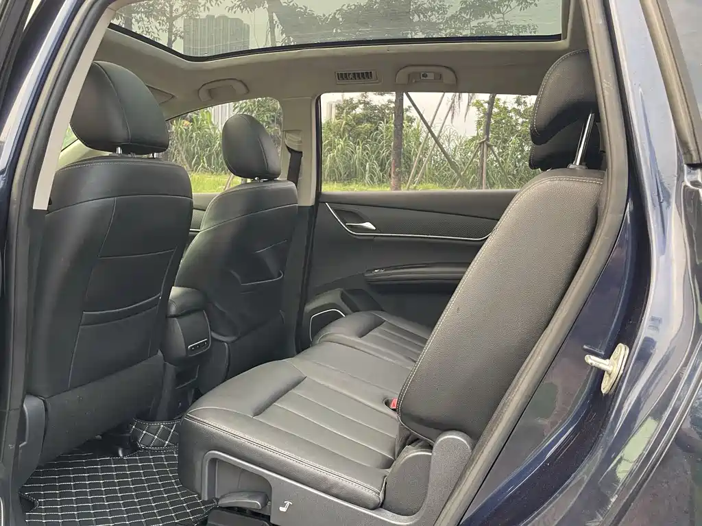 BYD MAX