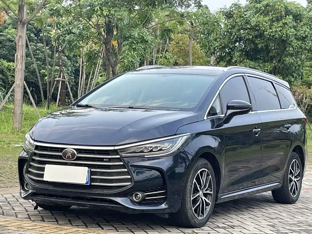 BYD MAX