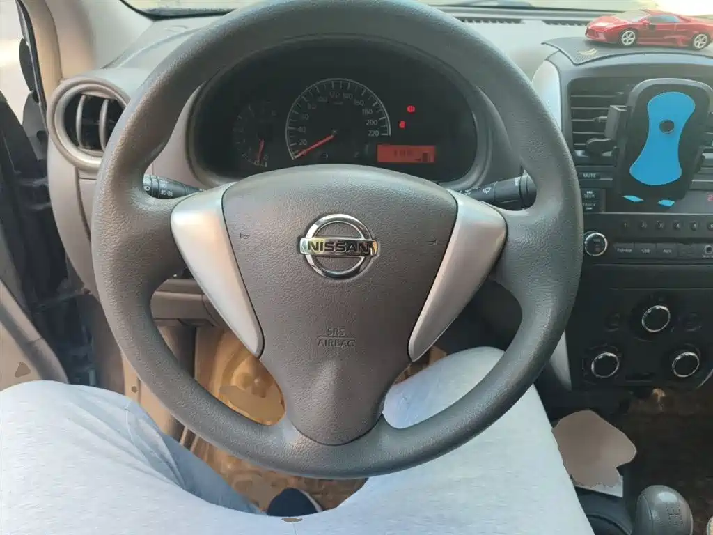 Nissan Sunny