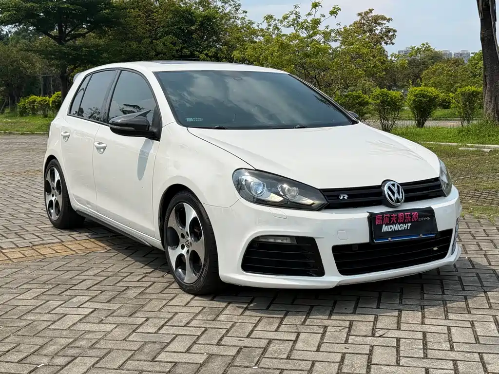 Volkswagen Golf GTI