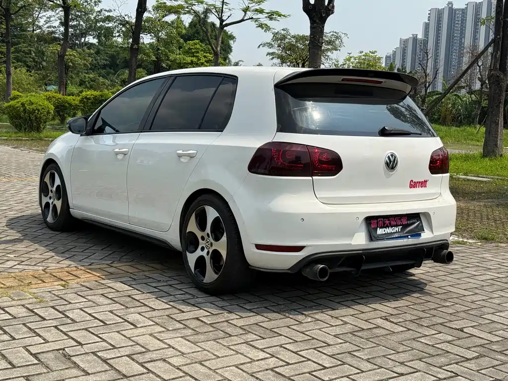 Volkswagen Golf GTI