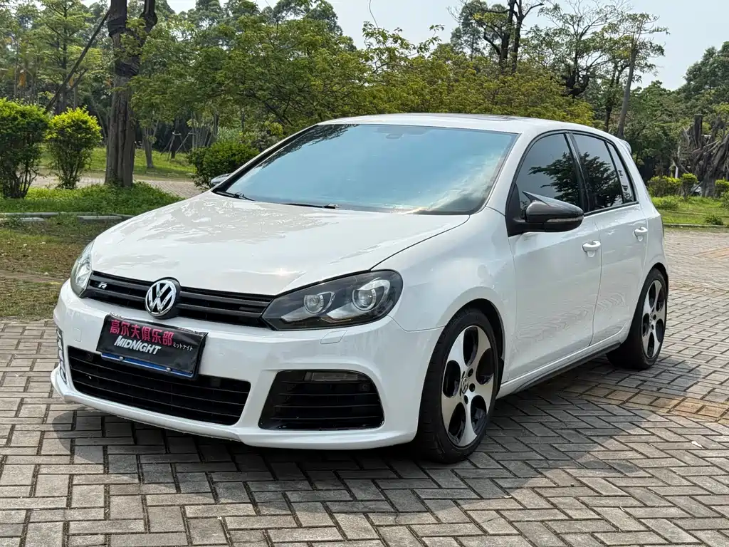 Volkswagen Golf GTI