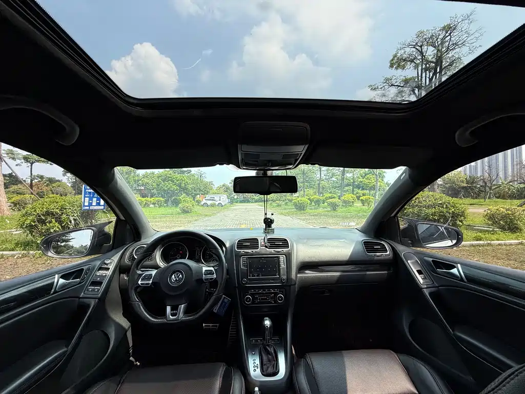 Volkswagen Golf GTI
