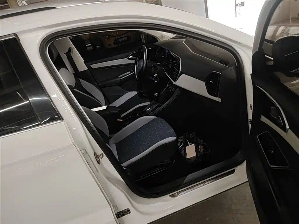 Jetta VS7