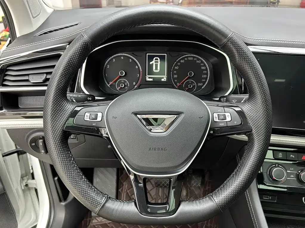 Jetta VS7
