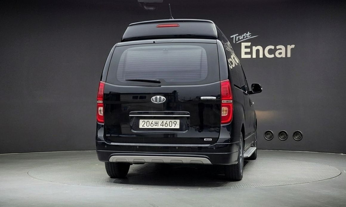 Hyundai Starex