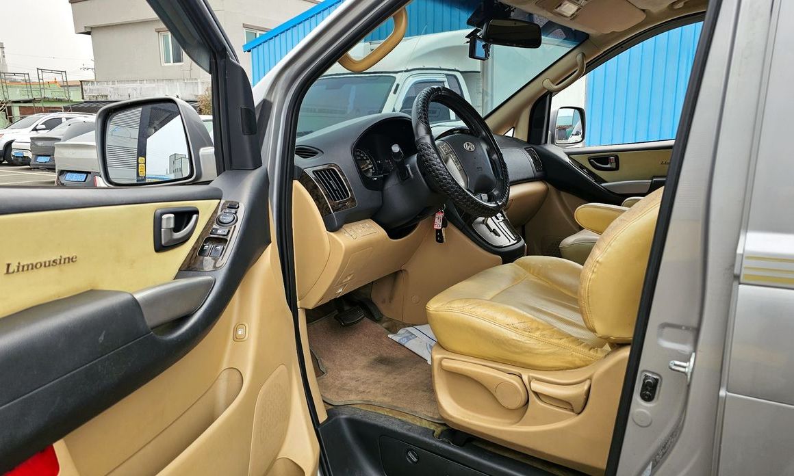 Hyundai Starex