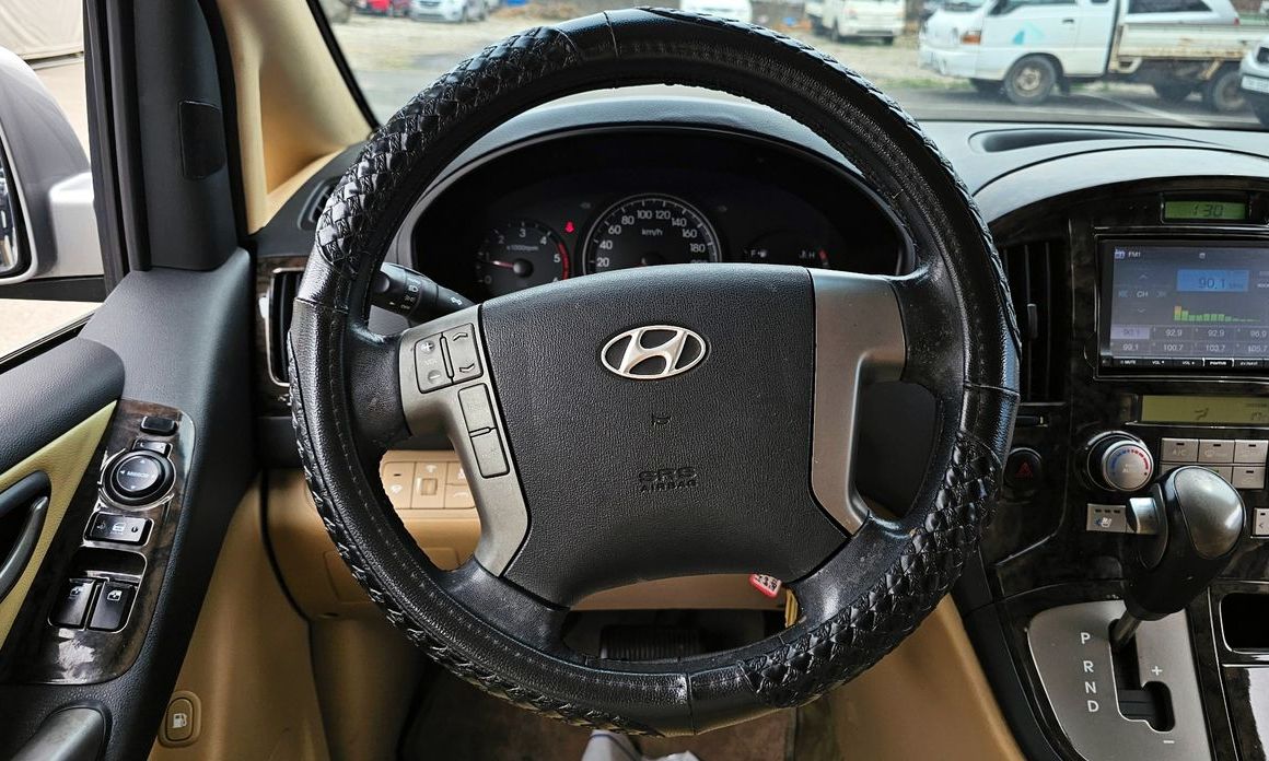Hyundai Starex