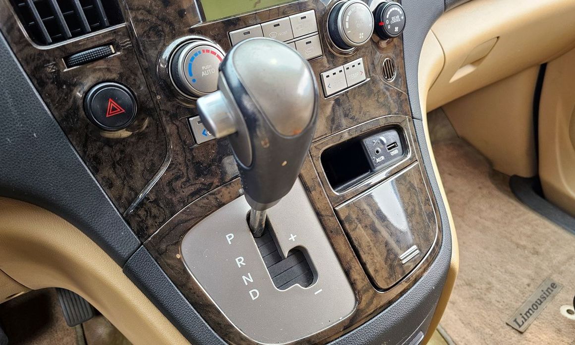Hyundai Starex