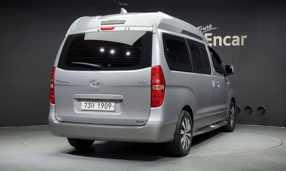 Hyundai Starex