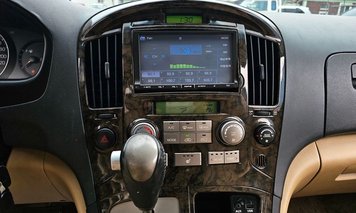 Hyundai Starex