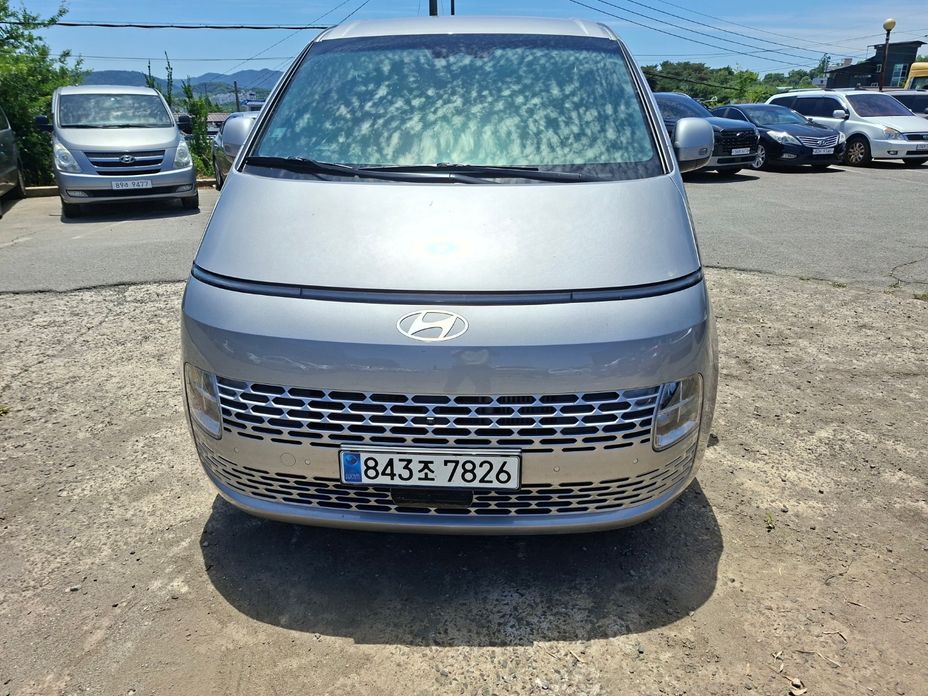 Hyundai Staria