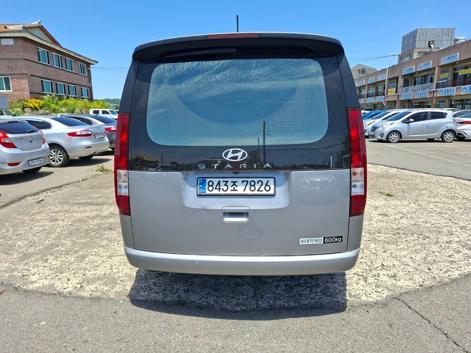 Hyundai Staria
