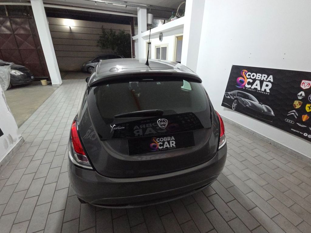 Lancia Ypsilon