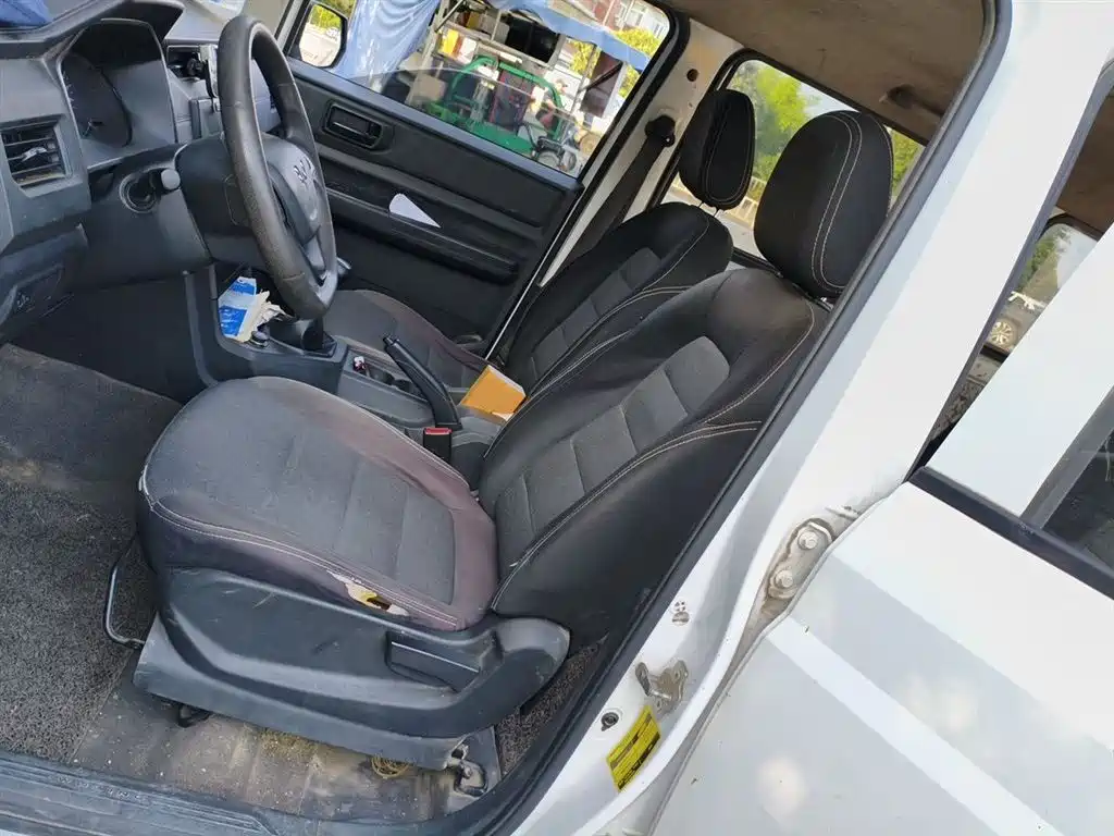 Wuling Hongguang PLUS