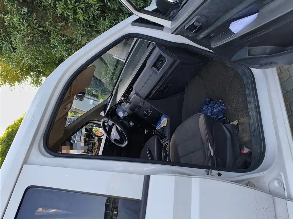 Wuling Hongguang PLUS