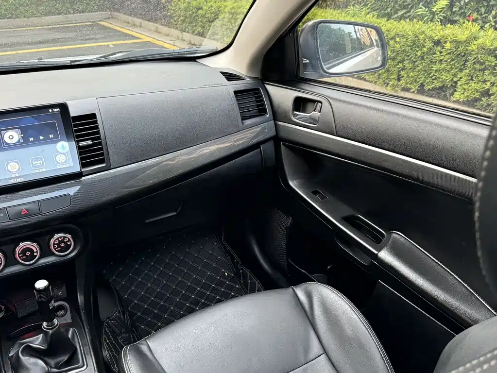 Mitsubishi Lancer EX