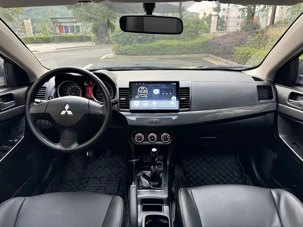 Mitsubishi Lancer EX