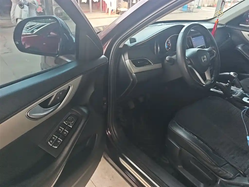 Zotye Zotye SR7