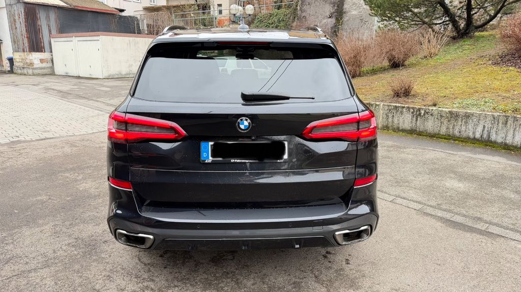 BMW X5 M50