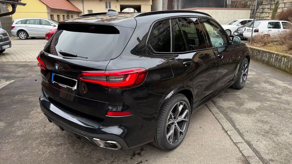 BMW X5 M50