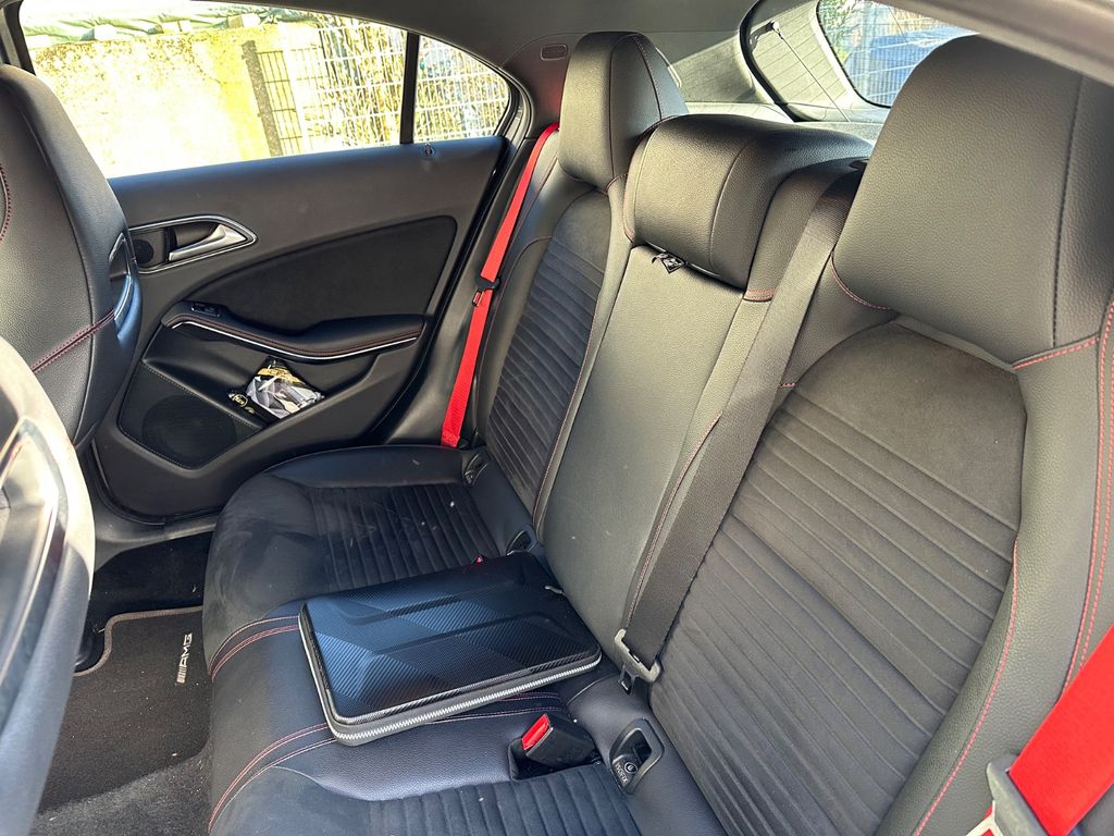 Mercedes-Benz A 45 AMG