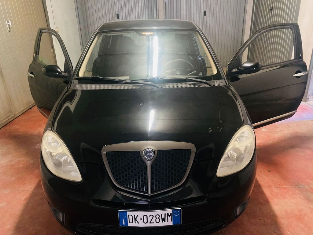 Lancia Ypsilon