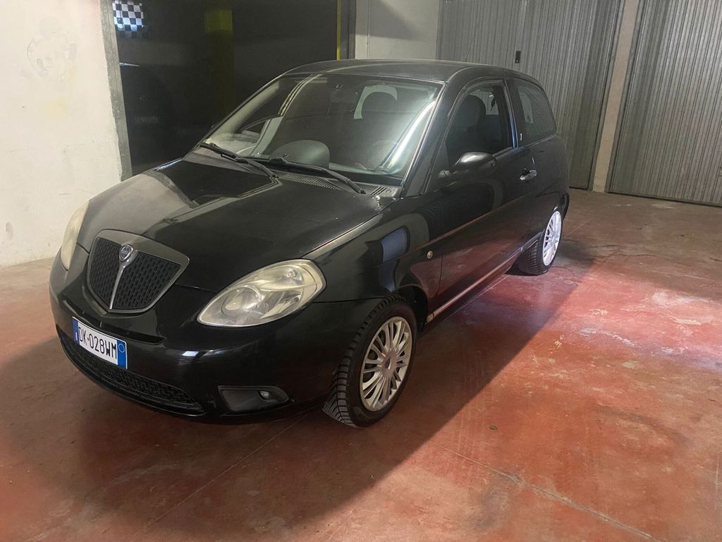 Lancia Ypsilon