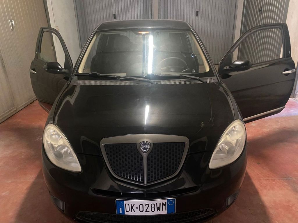 Lancia Ypsilon