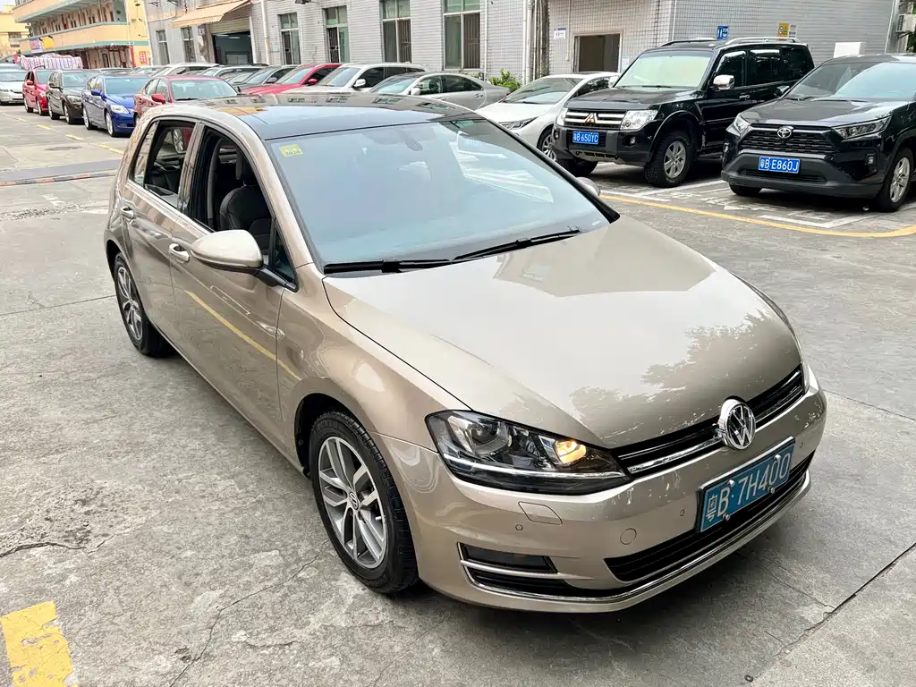 Volkswagen Golf