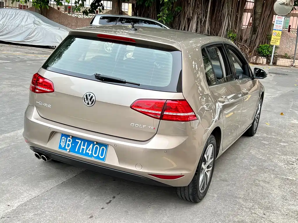 Volkswagen Golf