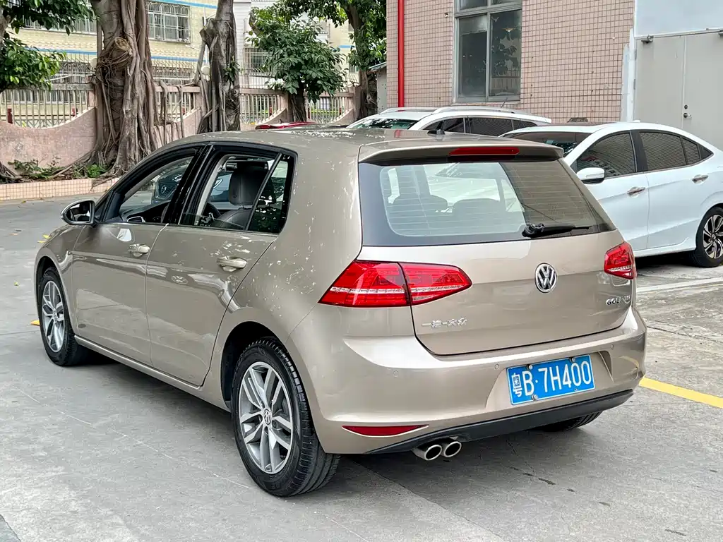Volkswagen Golf