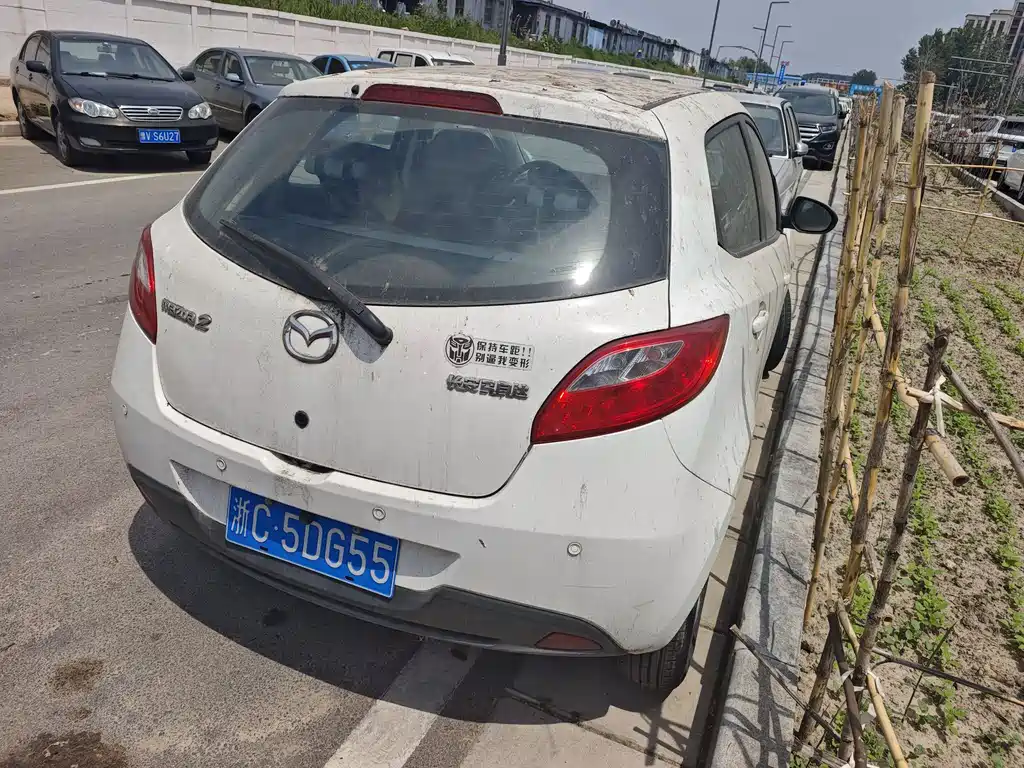 Mazda 2