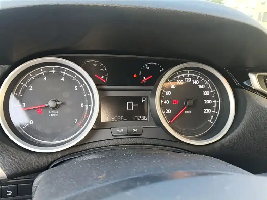 Peugeot 408