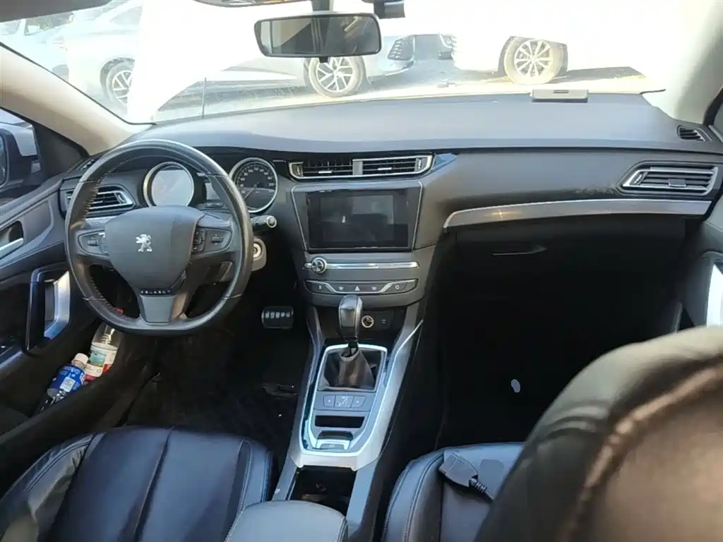 Peugeot 408