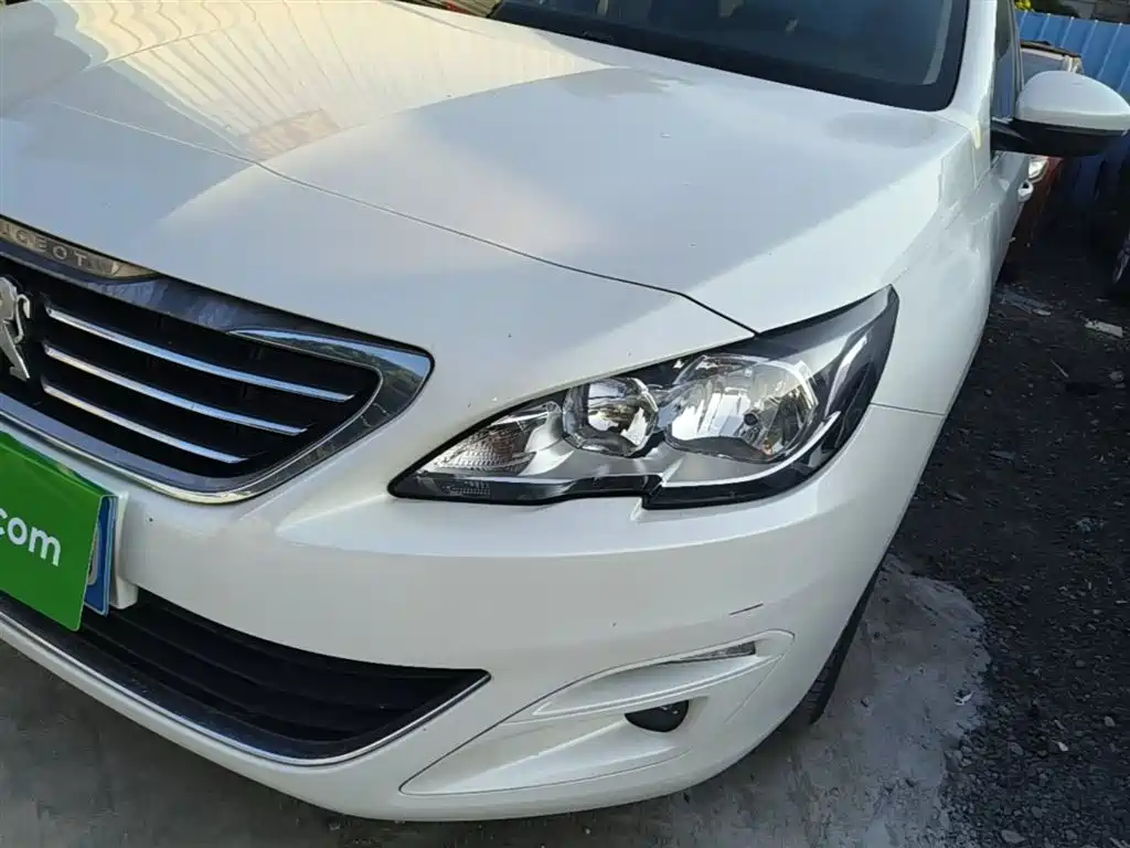 Peugeot 408