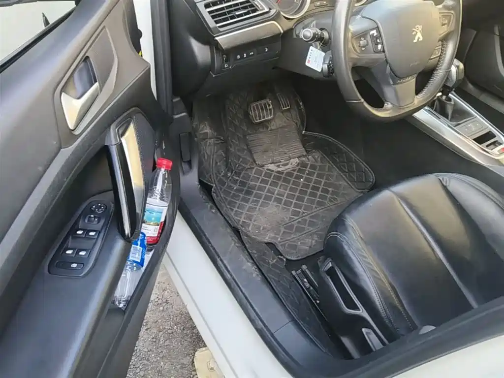 Peugeot 408