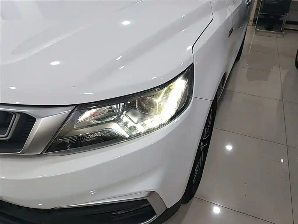 Geely Vision X6