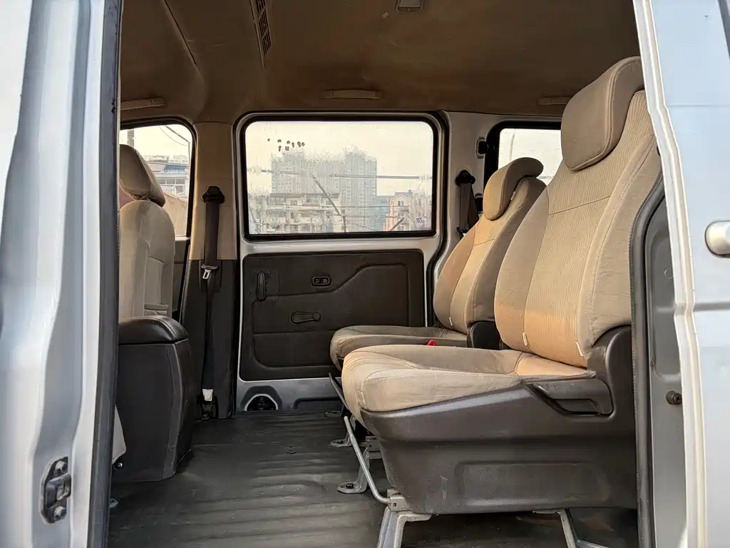 Wuling Rongguang V