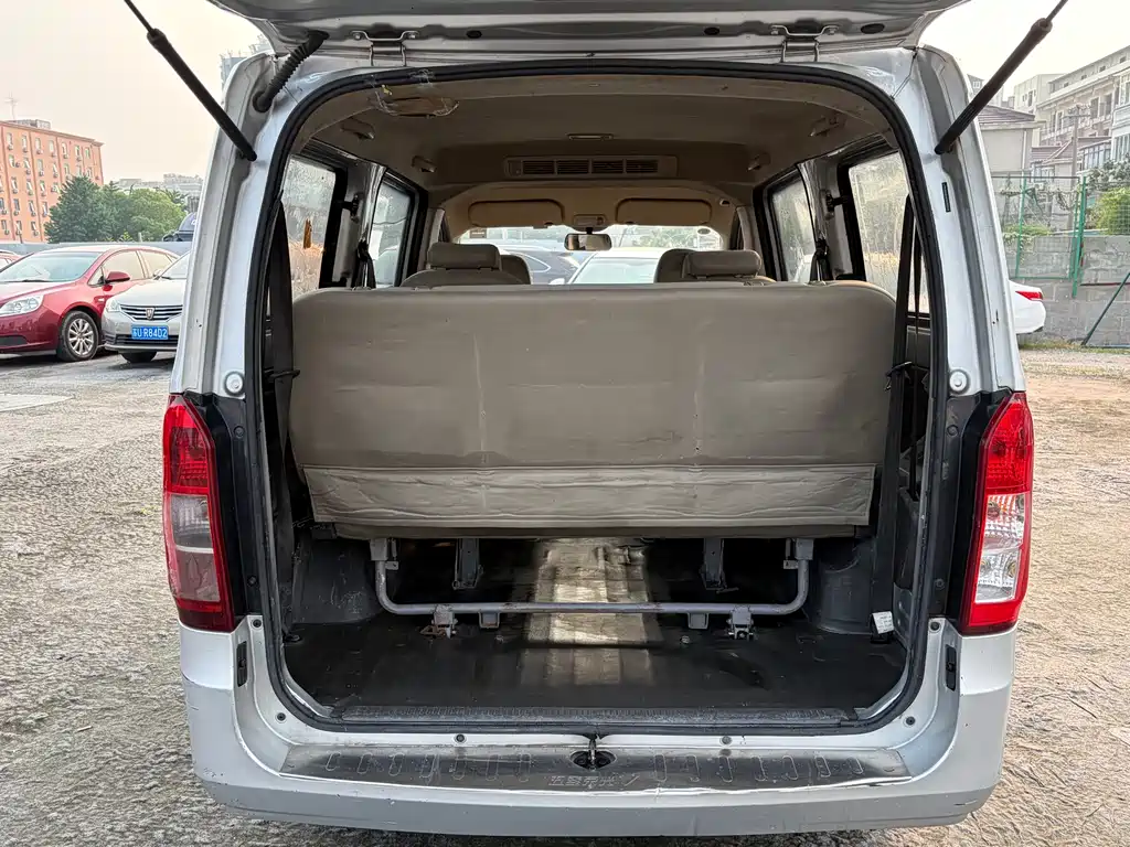 Wuling Rongguang V
