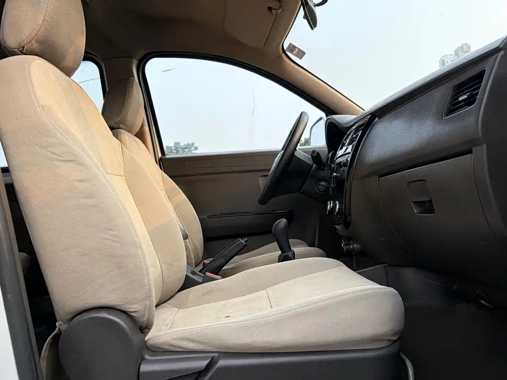 Wuling Rongguang V