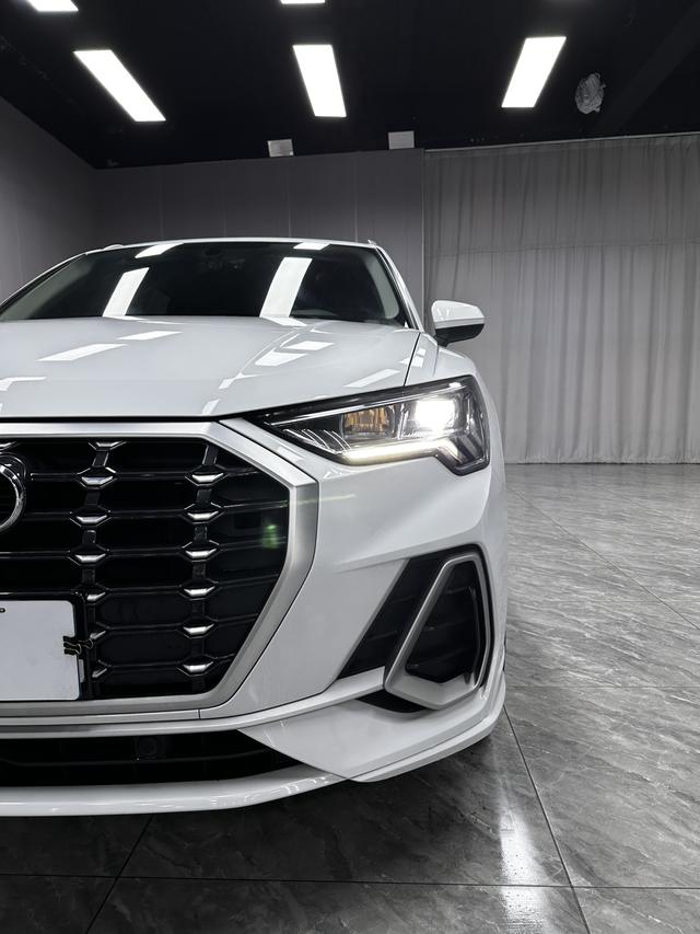 Audi Audi Q3